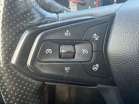 Used 2025 Chevrolet Trax RS w/ Driver Confidence Package FWD image 21