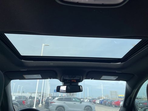 New 2024 Chevrolet Colorado Z71 w/ LPO, Dark Essentials Package image 16