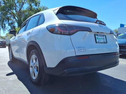 Used 2025 Honda HR-V LX image 9