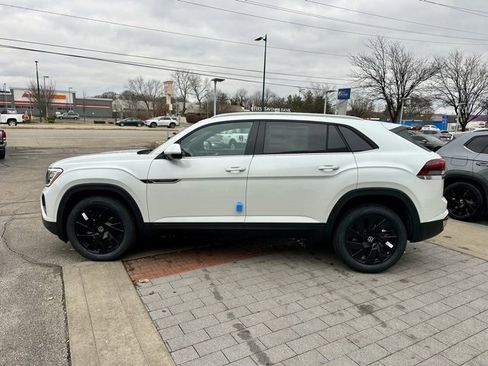 New 2026 Volkswagen Atlas Cross Sport SE image 4
