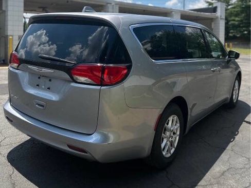 Used 2020 Chrysler Voyager LX image 6