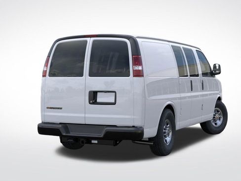 New 2026 Chevrolet Express 2500 w/ Driver Convenience Package RWD image 5