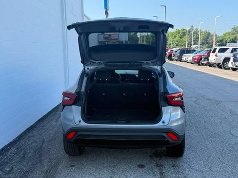 Used 2025 Chevrolet Trax RS w/ Driver Confidence Package FWD image 8