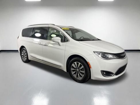 Used 2020 Chrysler Pacifica Touring-L Plus image 8