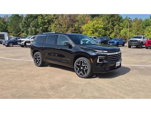 New 2026 Chevrolet Traverse High Country image 2