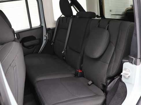 Used 2023 Jeep Wrangler Unlimited w/ Cold Weather Group image 13