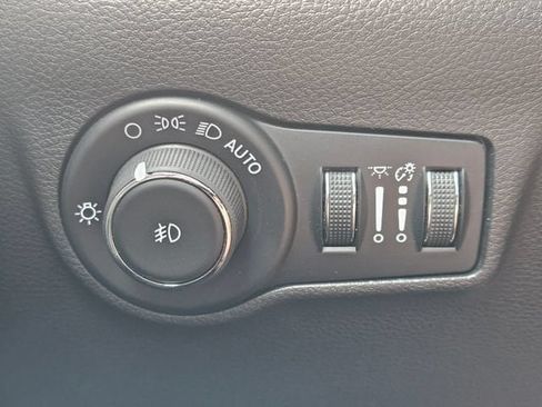 Used 2025 Jeep Compass Limited AWD/4WD image 21