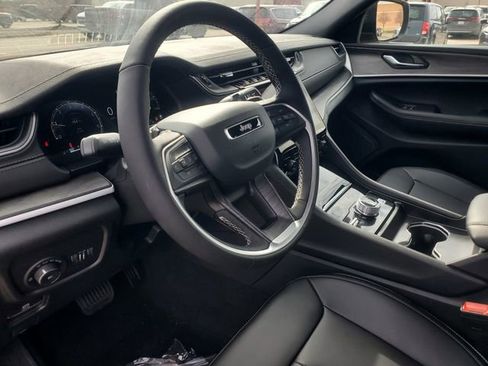 New 2025 Jeep Grand Cherokee Limited image 15