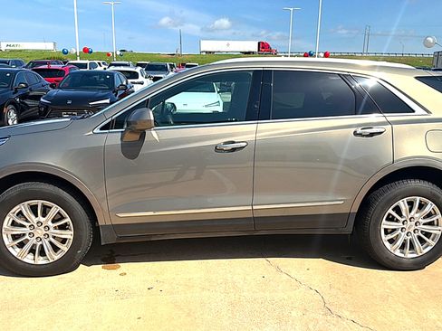 Used 2019 Cadillac XT5 FWD image 4