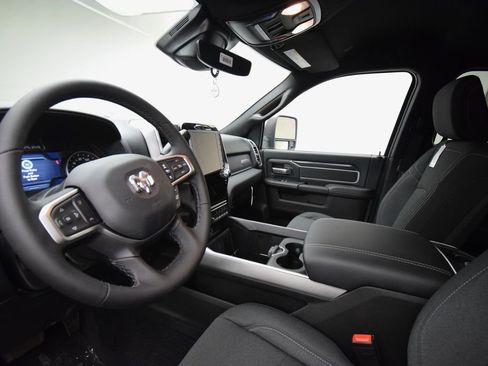 New 2026 RAM 2500 Big Horn AWD/4WD image 33