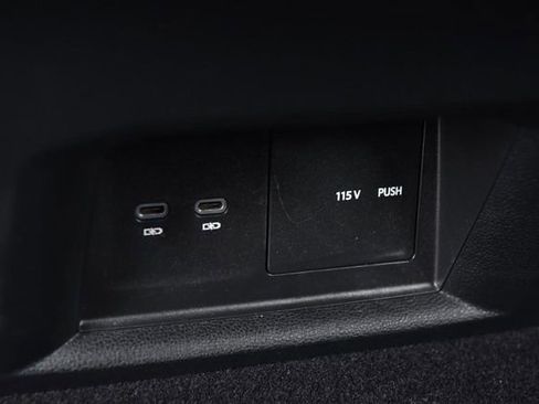 Used 2023 Volkswagen Atlas Cross Sport SE w/ Panoramic Sunroof Package image 24