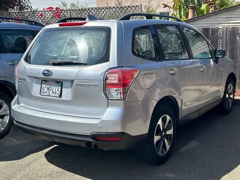 Used 2018 Subaru Forester 2.5i w/ Alloy Wheel Package AWD/4WD image 5