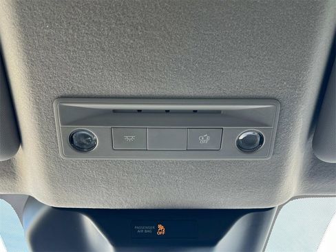 Certified 2025 Nissan Kicks SV image 38