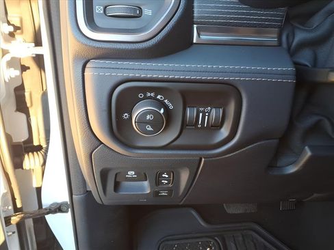 Used 2020 RAM 1500 Limited image 15