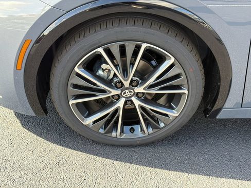 New 2027 Toyota Prius FWD image 14