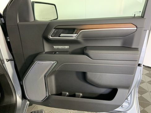 Used 2025 GMC Sierra 1500 Denali w/ Technology Package image 27