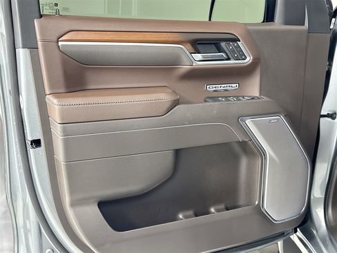 Used 2026 GMC Sierra 1500 Denali w/ Denali Reserve Package image 15