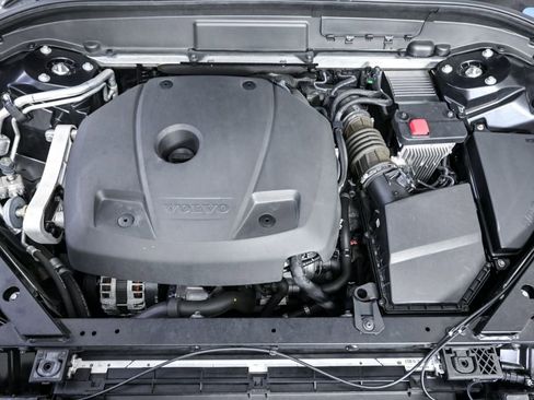 Used 2021 Volvo XC60 T6 R-Design w/ Advanced Package image 35