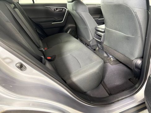 Used 2021 Toyota RAV4 LE FWD image 15