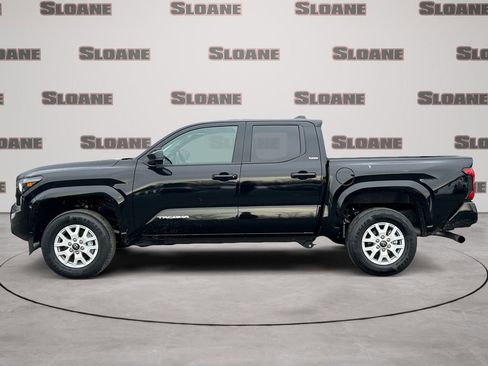Used 2025 Toyota Tacoma SR5 RWD image 2
