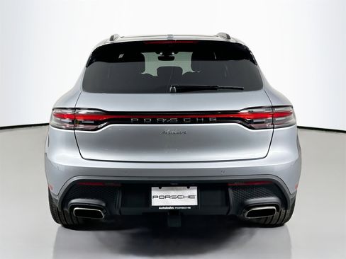 Certified 2025 Porsche Macan image 6