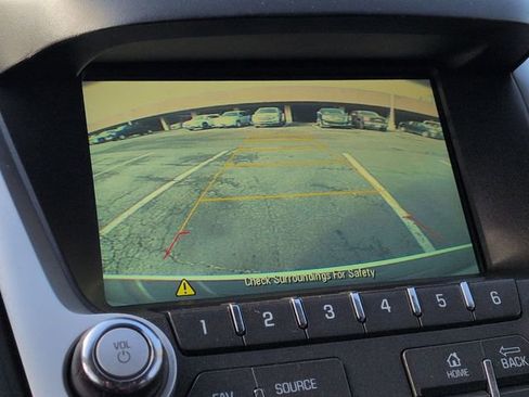 Used 2017 Chevrolet Equinox LT w/ Convenience Package image 18