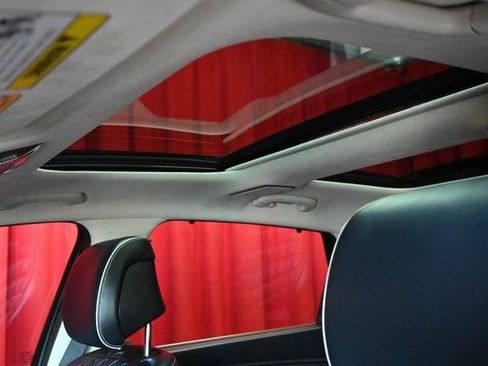 Used 2022 Genesis GV80 3.5T Prestige Signature w/ Winter Weather Package image 9