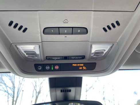 Used 2020 Chevrolet Equinox LT image 27