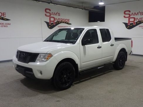 Used 2021 Nissan Frontier SV w/ Midnight Edition Floor Mats image 1