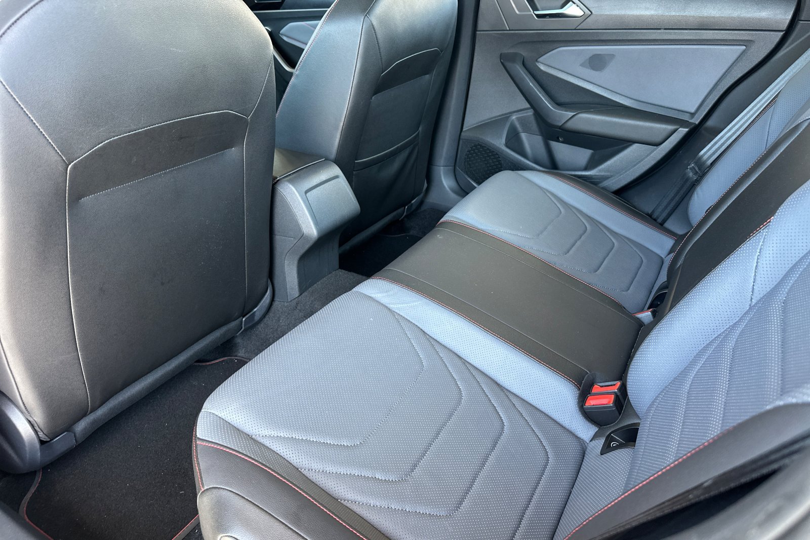 Used 2025 Volkswagen Jetta GLI Autobahn FWD image 14