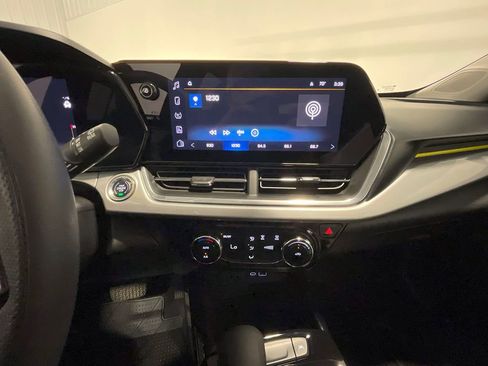 Certified 2024 Chevrolet Trax LT image 27