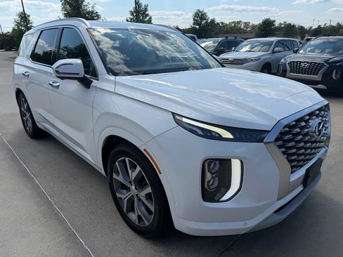 Used 2021 Hyundai Palisade Limited FWD image 3