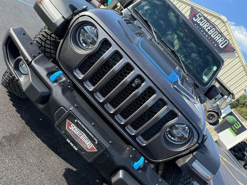 Used 2022 Jeep Wrangler Unlimited Rubicon 4xe w/ Dual Top Group AWD/4WD image 9