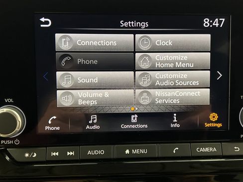 Used 2024 Nissan Pathfinder SV FWD image 65