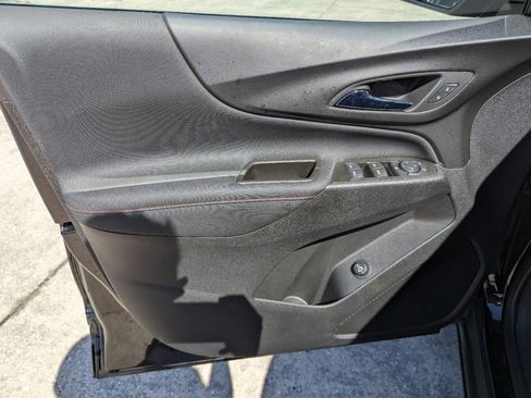 Used 2023 Chevrolet Equinox RS image 12