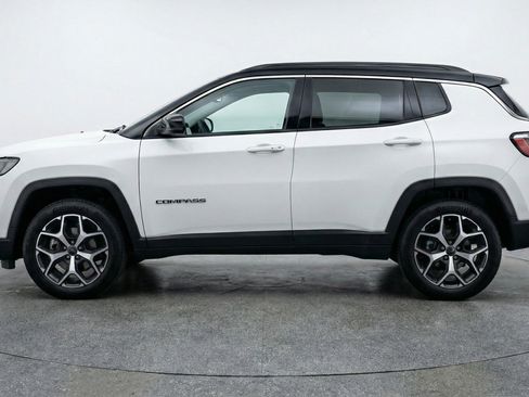 Used 2025 Jeep Compass Limited AWD/4WD image 5