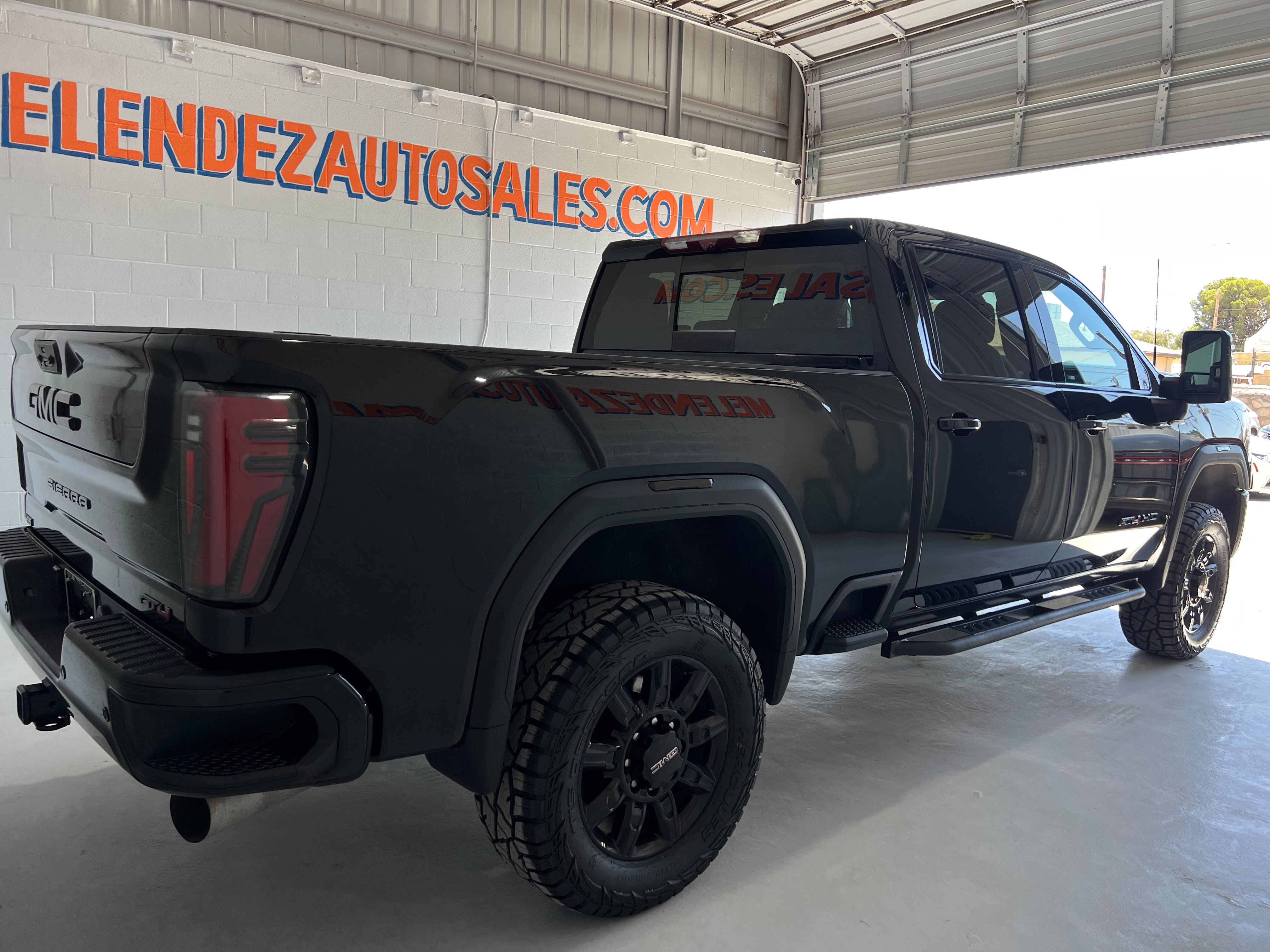 Used 2024 GMC Sierra 2500 AT4 w/ Max Trailering Package AWD/4WD image 5