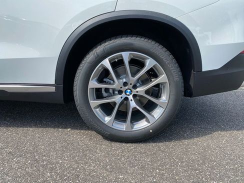 New 2026 BMW X5 xDrive40i w/ Premium Package AWD/4WD image 5
