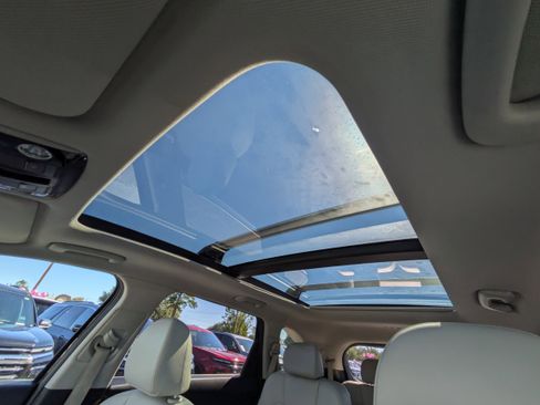Used 2022 Kia Sorento SX Prestige w/ Panoramic Sunroof Package image 15