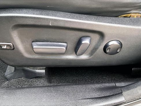 Used 2017 Toyota Highlander SE AWD/4WD image 36