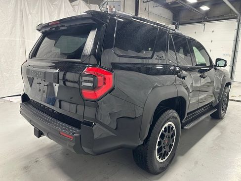 Used 2025 Toyota 4Runner TRD Off-Road Premium AWD/4WD image 7