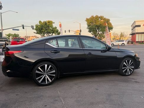 Used 2021 Nissan Altima 2.5 SR image 16