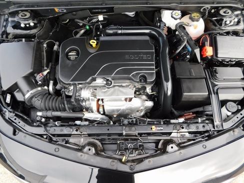 Used 2025 Chevrolet Malibu RS image 33