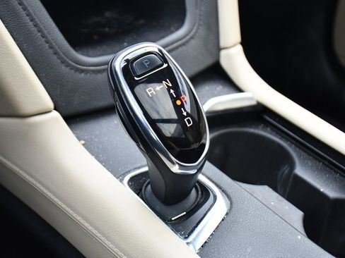 Used 2018 Cadillac XT5 Luxury w/ LPO, Wheel Lock Package image 34