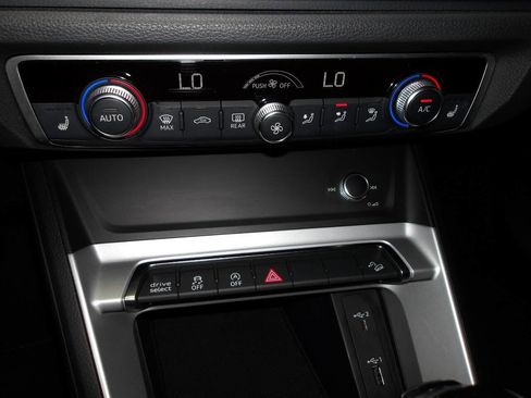 Used 2019 Audi Q3 2.0T Premium image 15