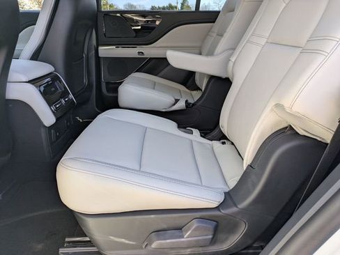 New 2026 Lincoln Aviator Premiere w/ Jet Appearance Package image 17