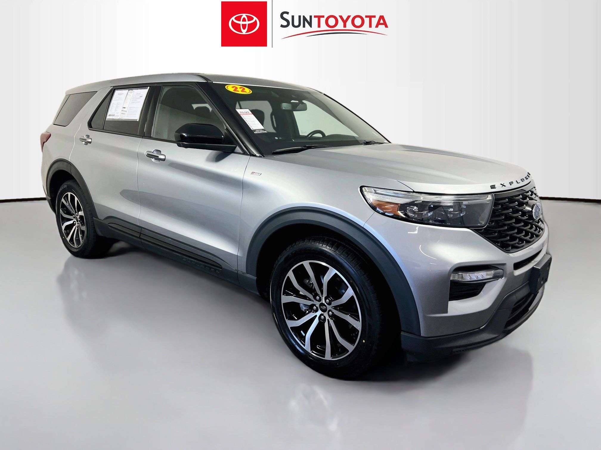 Used 2022 Ford Explorer ST-Line w/ Class IV Trailer Tow Package AWD/4WD image 1