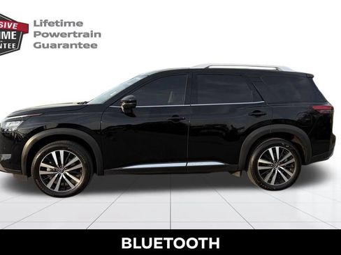 Certified 2025 Nissan Pathfinder Platinum AWD/4WD image 2