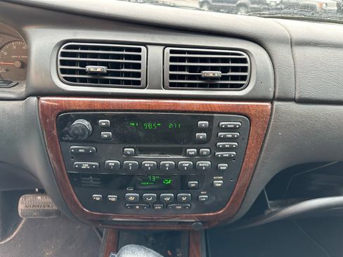 Used 2003 Ford Taurus SEL image 16