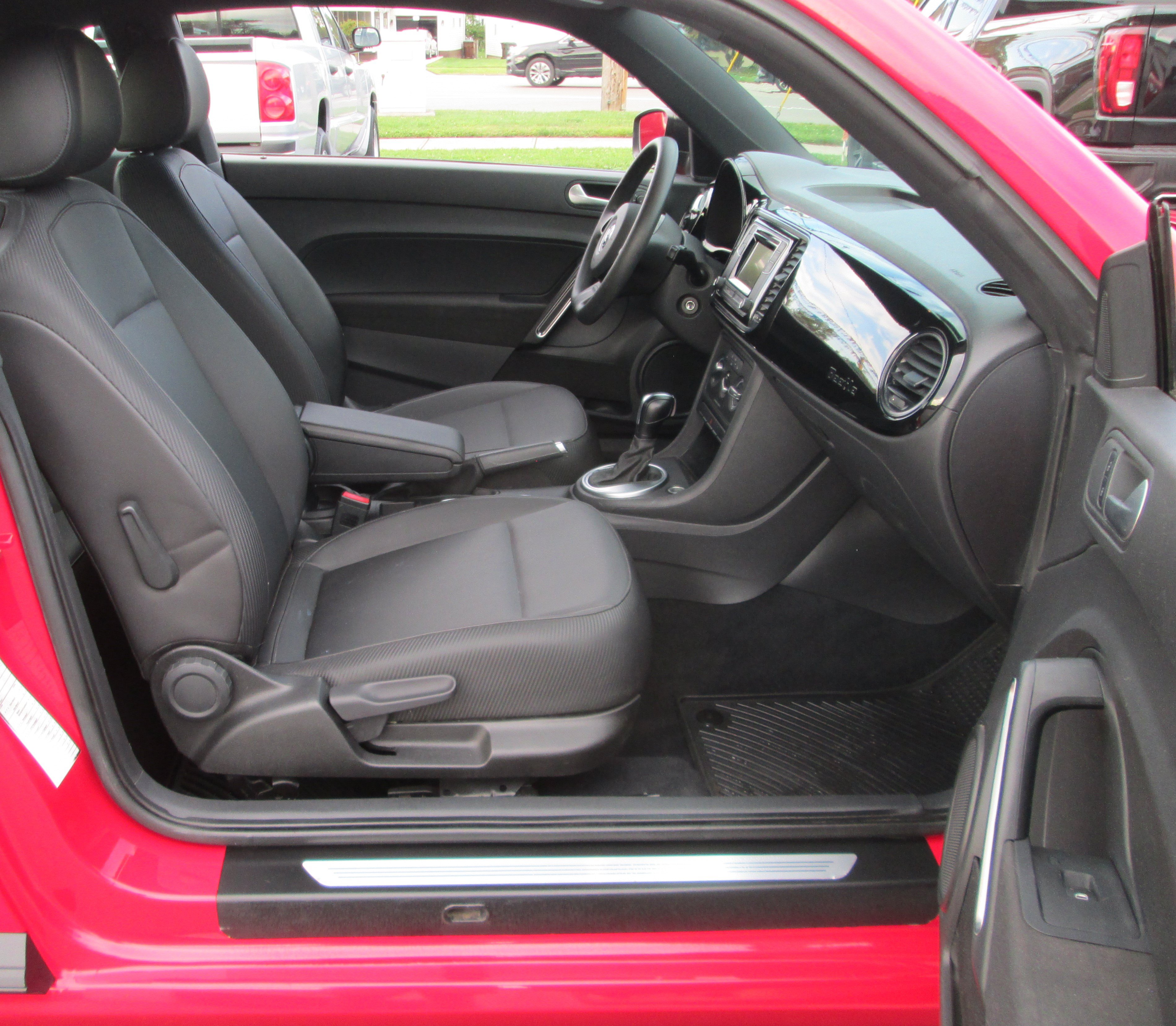 Used 2016 Volkswagen Beetle 1.8T S FWD image 10